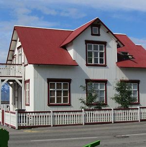 Ferienwohnung Bjarnabuth Húsavík Exterior photo