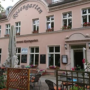Hotel Restaurant Rosengarten Neuruppin Exterior photo