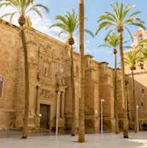 Ferienwohnung Cathedral Palace Almería Exterior photo