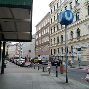 The White Apartment Wien Exterior photo
