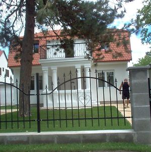 Rebeka Villa Zamárdi Exterior photo