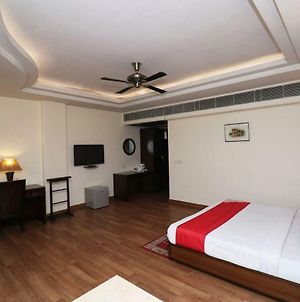 Hotel Aerotech Neu-Delhi Exterior photo