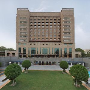 Hotel Jaypee Vasant Continental Neu-Delhi Exterior photo