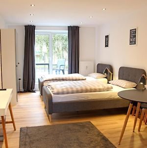 Moderne 1-Zimmer Wohnung mit Terasse, Küche, Bad mit Dusche, TV&WIFI Burgwedel  Exterior photo