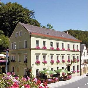 Gasthof&Hotel Goldener Hirsch Bad Berneck im Fichtelgebirge Exterior photo