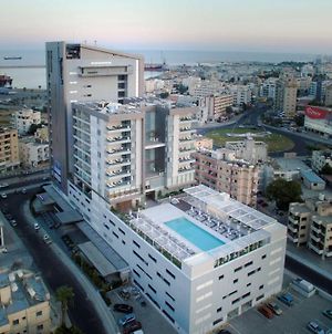 Radisson Blu Hotel, Larnaka Exterior photo