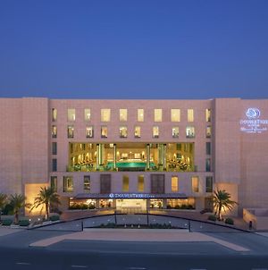 Hotel Doubletree By Hilton Doha - Al Sadd Exterior photo