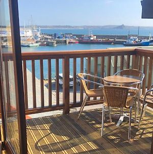 Penthouse 3 - Spacious Harbourside Apartment With Stunning Sea Views Penzance Exterior photo