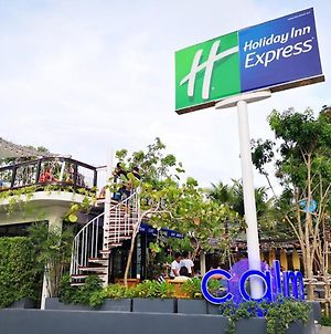 Holiday Inn Express Krabi Ao Nang Beach Exterior photo