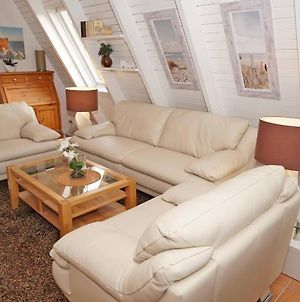 Zeltdachhaus mit TV im Schlafzimmer - strandnah und ruhig Damp Exterior photo