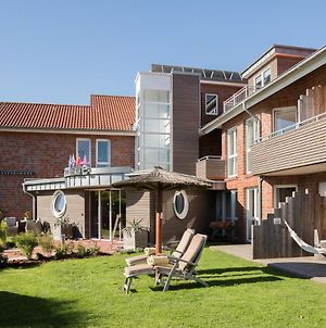 Mare Suiten & Apartments Langeoog Island Exterior photo