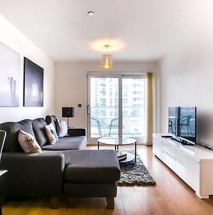 Ferienwohnung Guestready - Comfort By The Thames W Balcony London Exterior photo