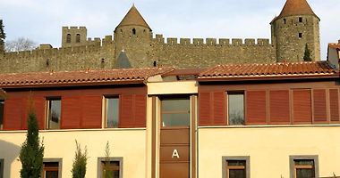 HOTEL DEMEURE SAINT LOUIS, CITE 10MN A PIEDS, PARKING PRIVE, BORNES 7,2 KW,  AC, FULL WIFI CARCASSONNE 4* (France) - from £ 120